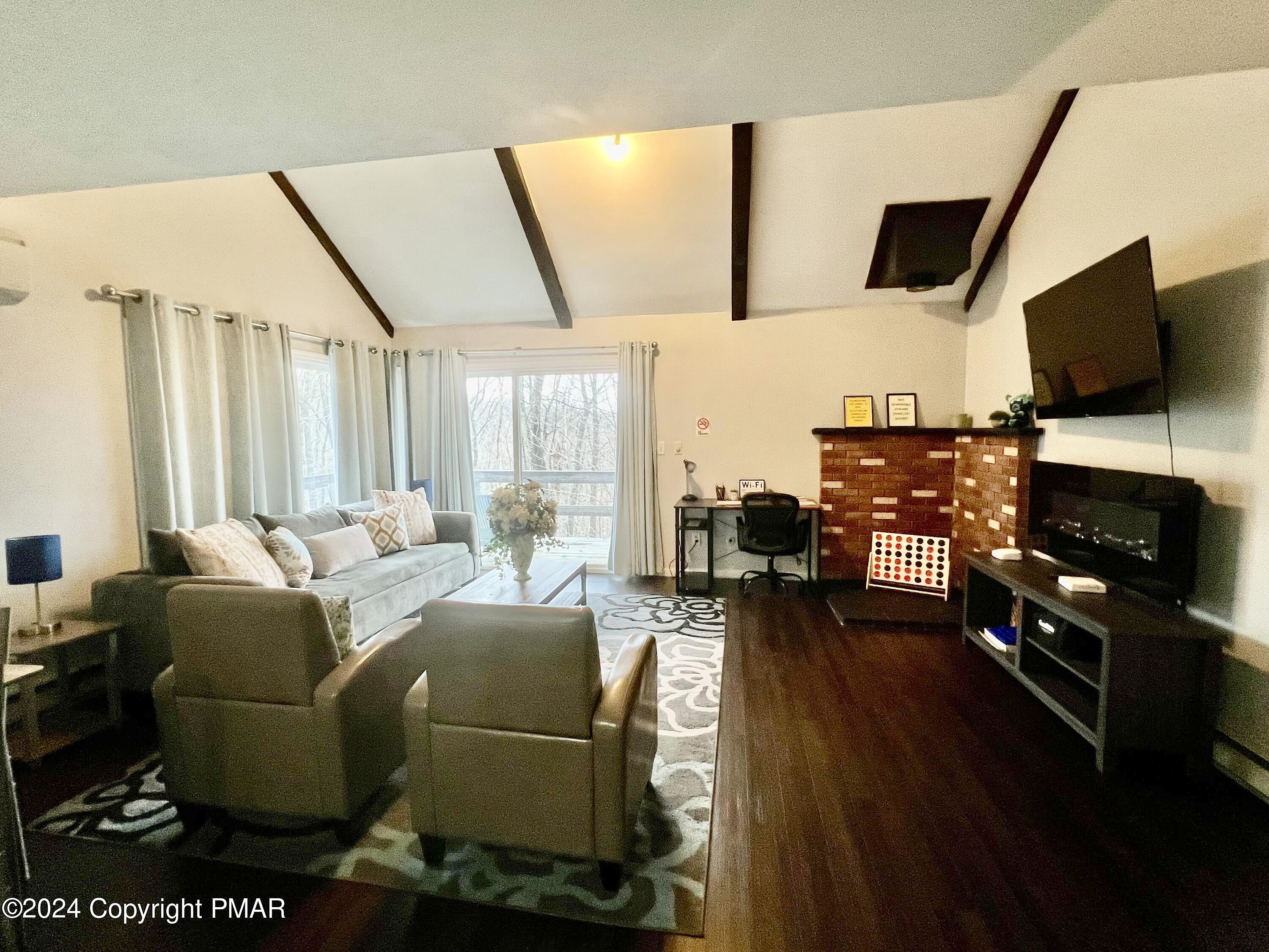 24 MIDDLE VILLAGE Way  