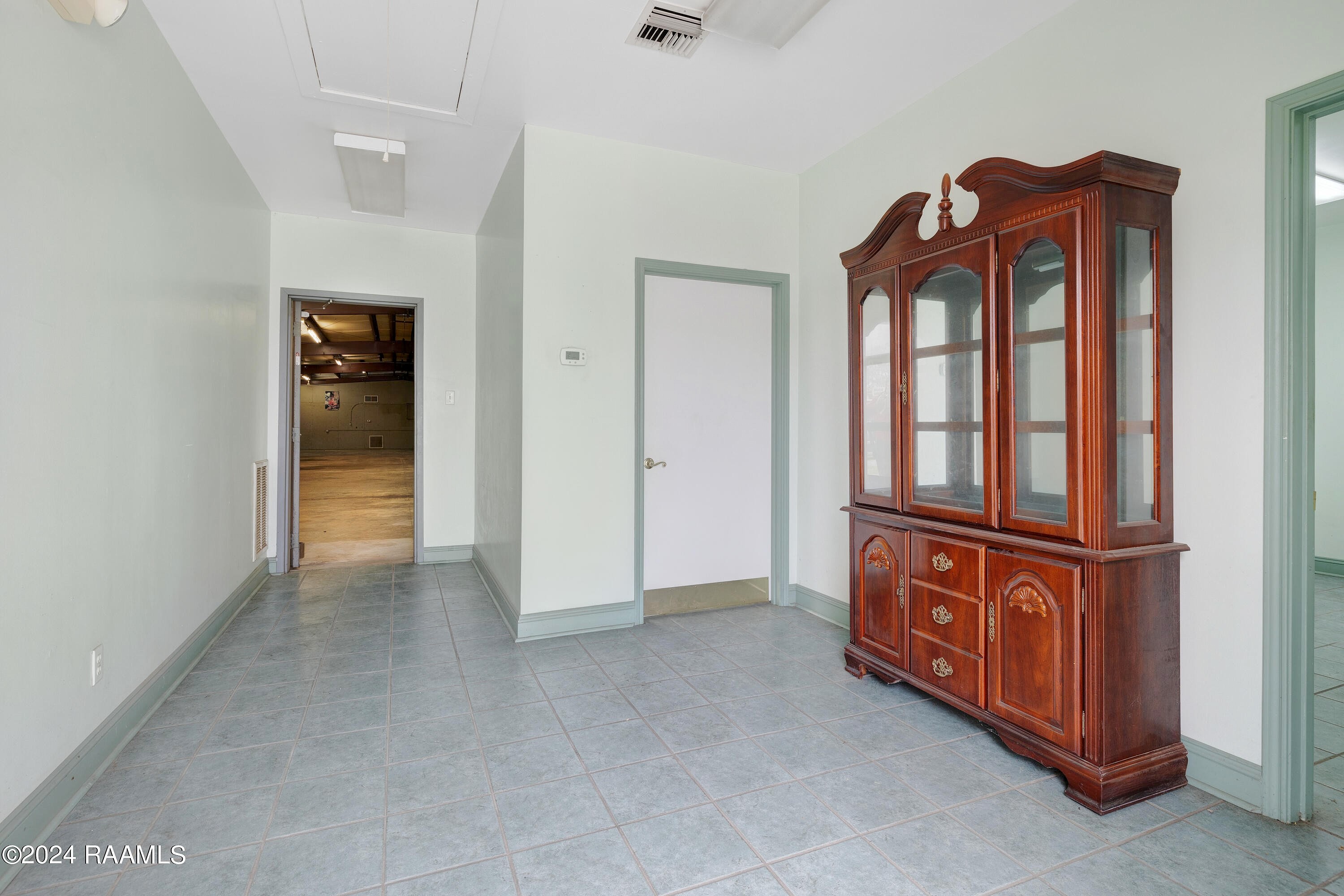 1111 JANE ST  