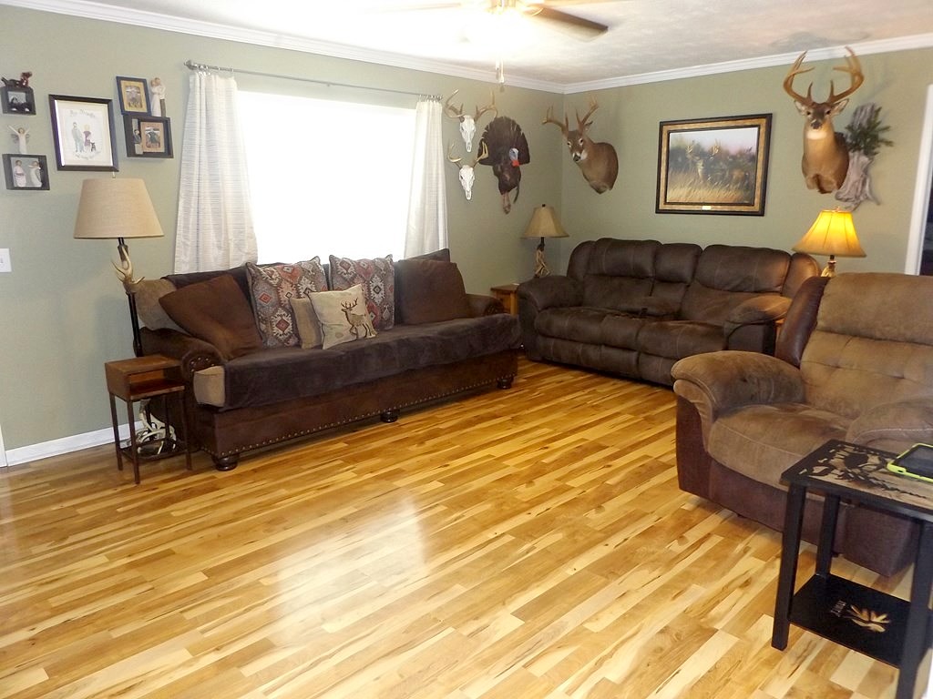 304 Lonesome Dove Rd