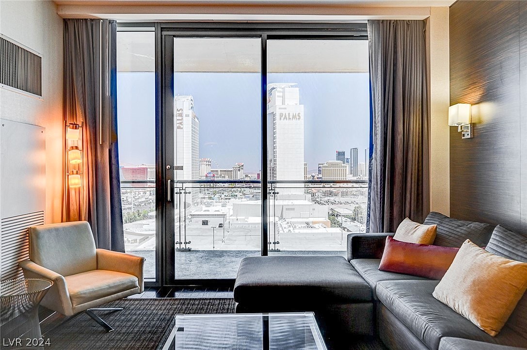 4381 W Flamingo Rd Unit 1512  