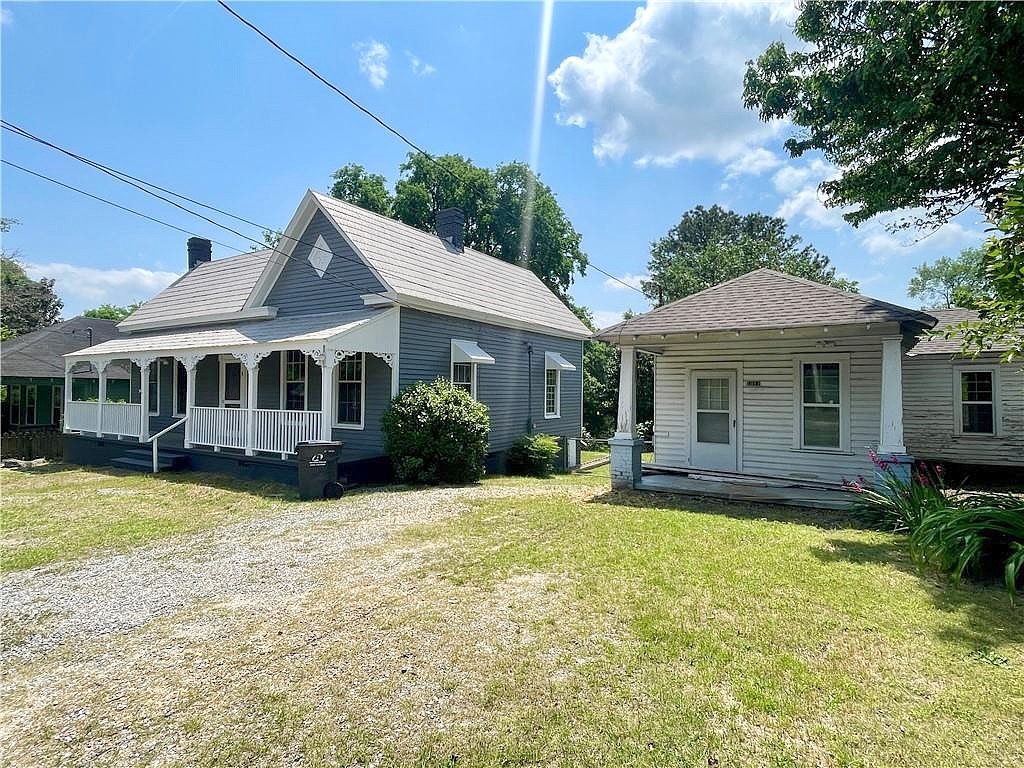 1909 Summerville Rd  