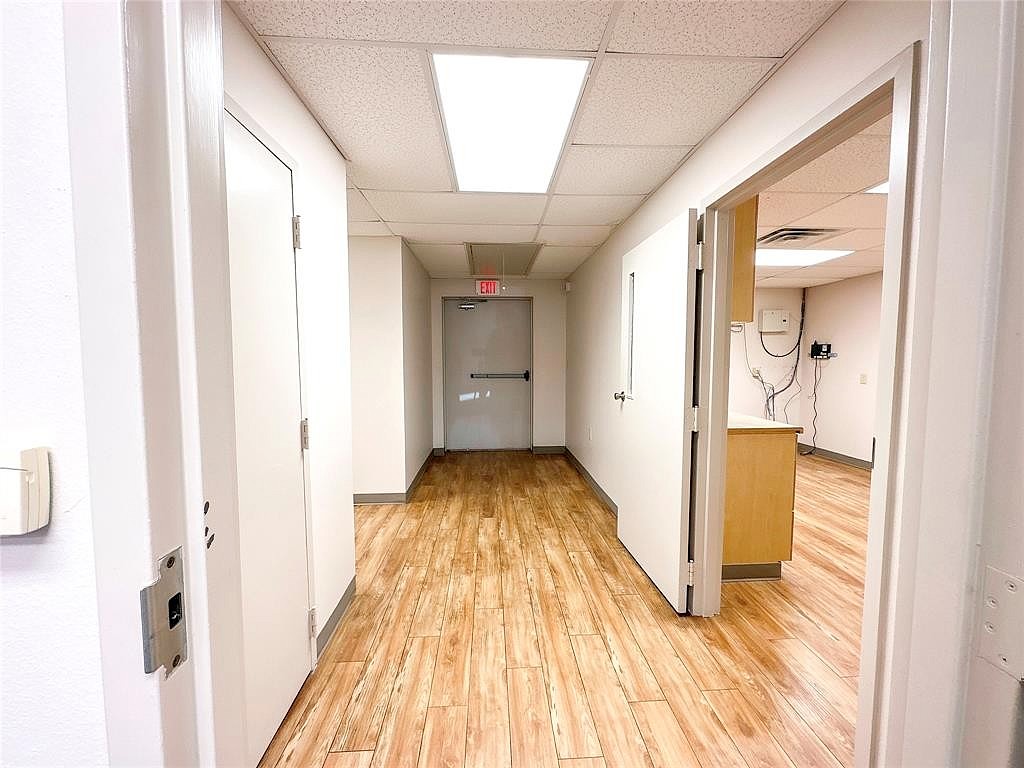 210 CRESTWAY Unit 100