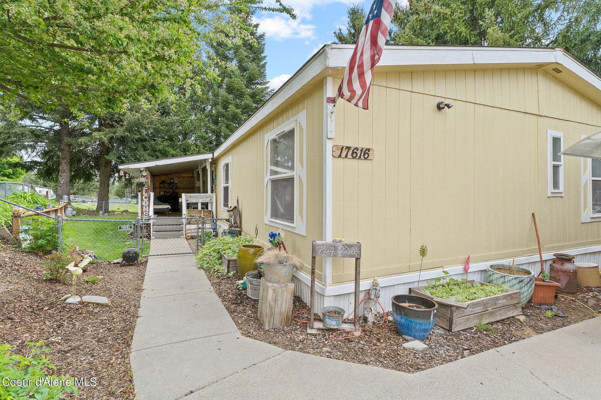 17616 W Santiago Cir  