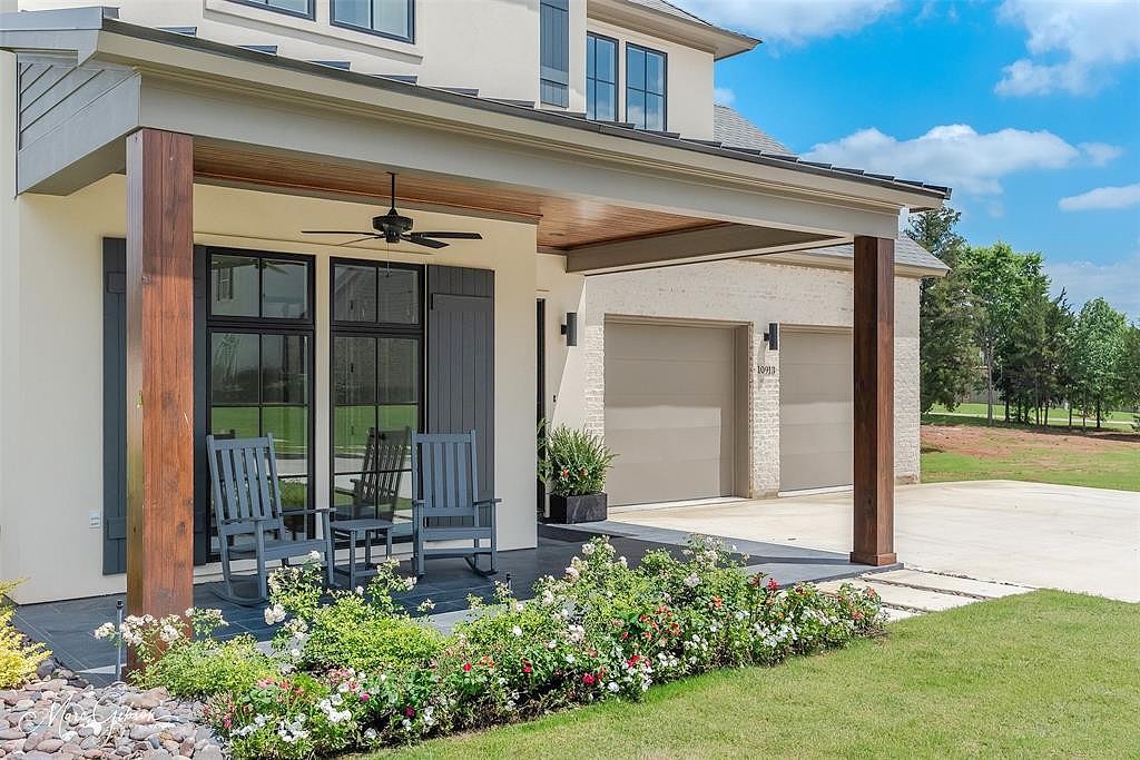 10913 WHISPERING Path DR