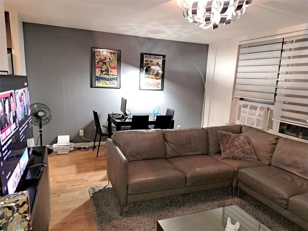 1717 East 14th St Unit 2H  