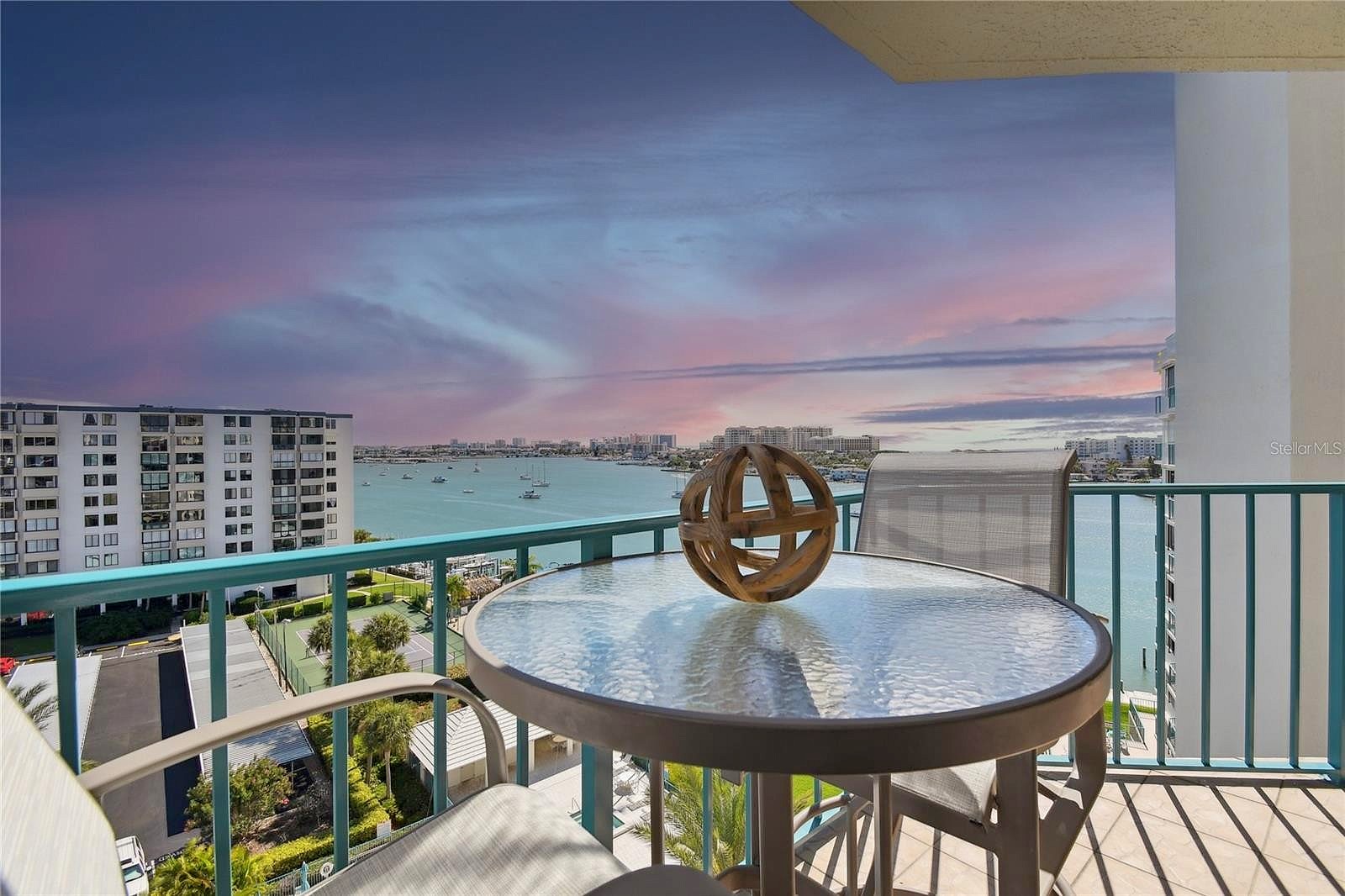 670 ISLAND Way Unit 906  