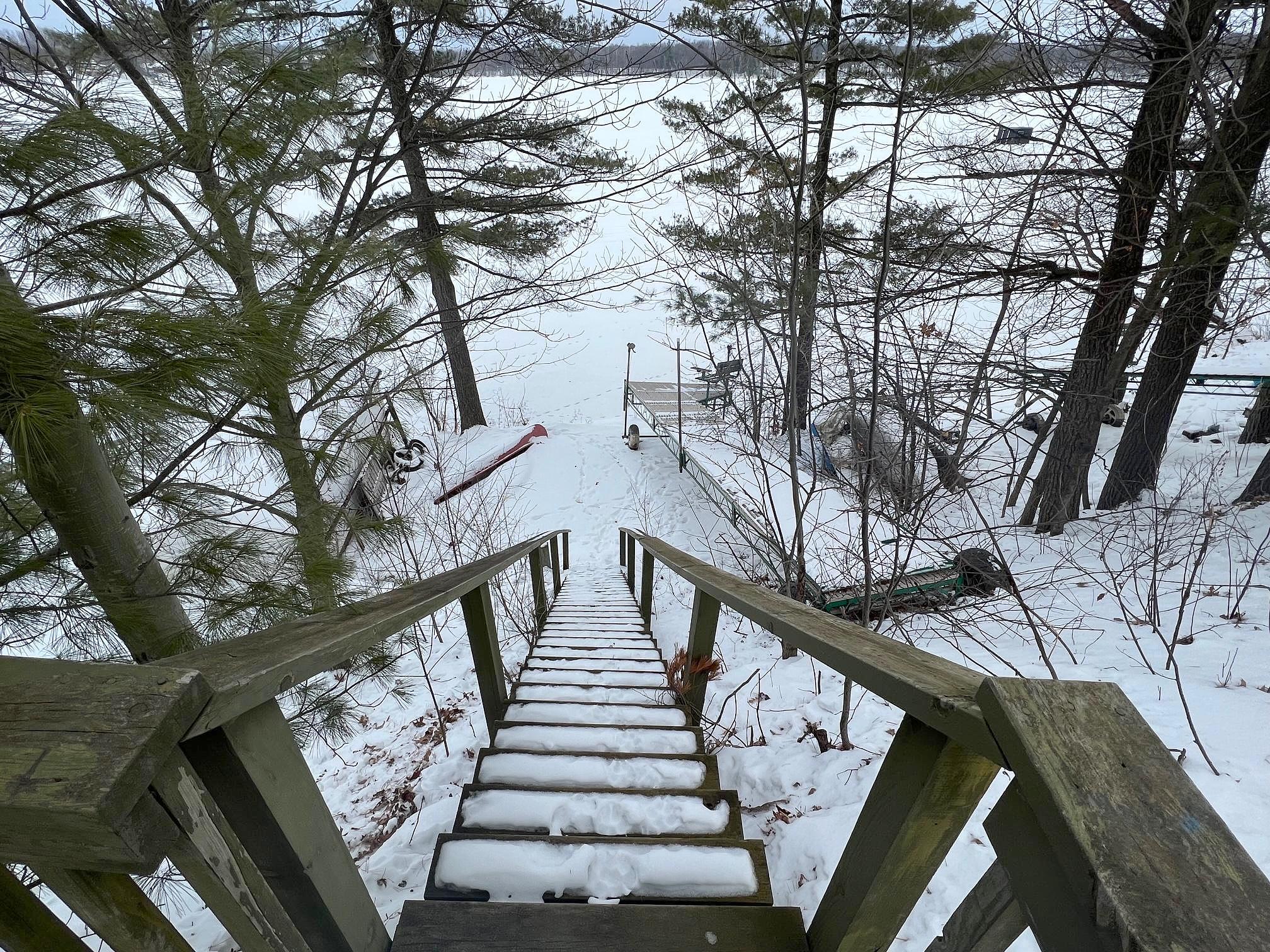 17660 Edgewater Rd NE  