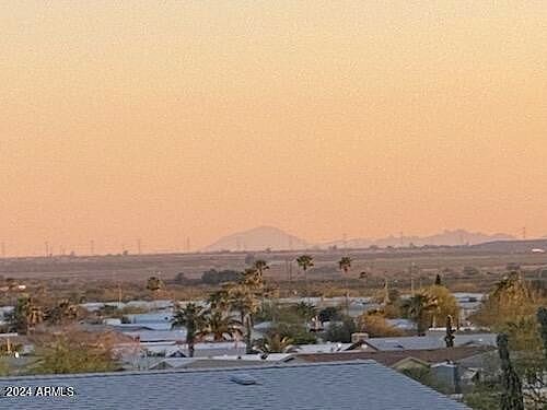 3923 N SANTA CRUZ DR  