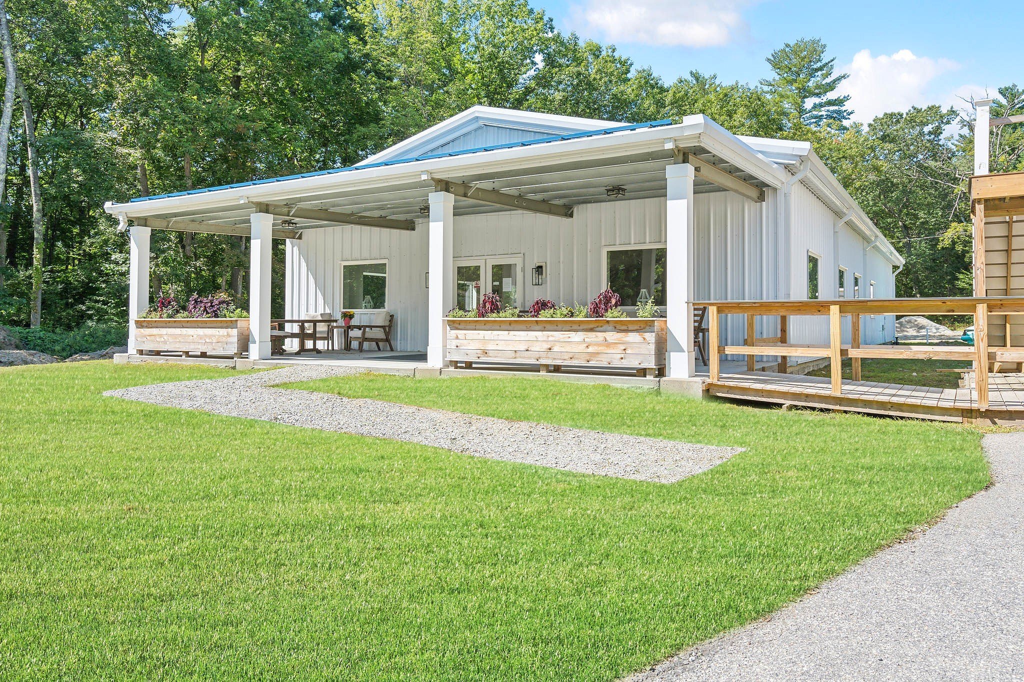 312 FRIAR TUCK DR  