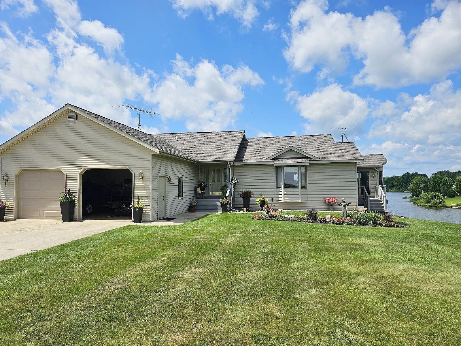 4375 W Pleasantview Dr  