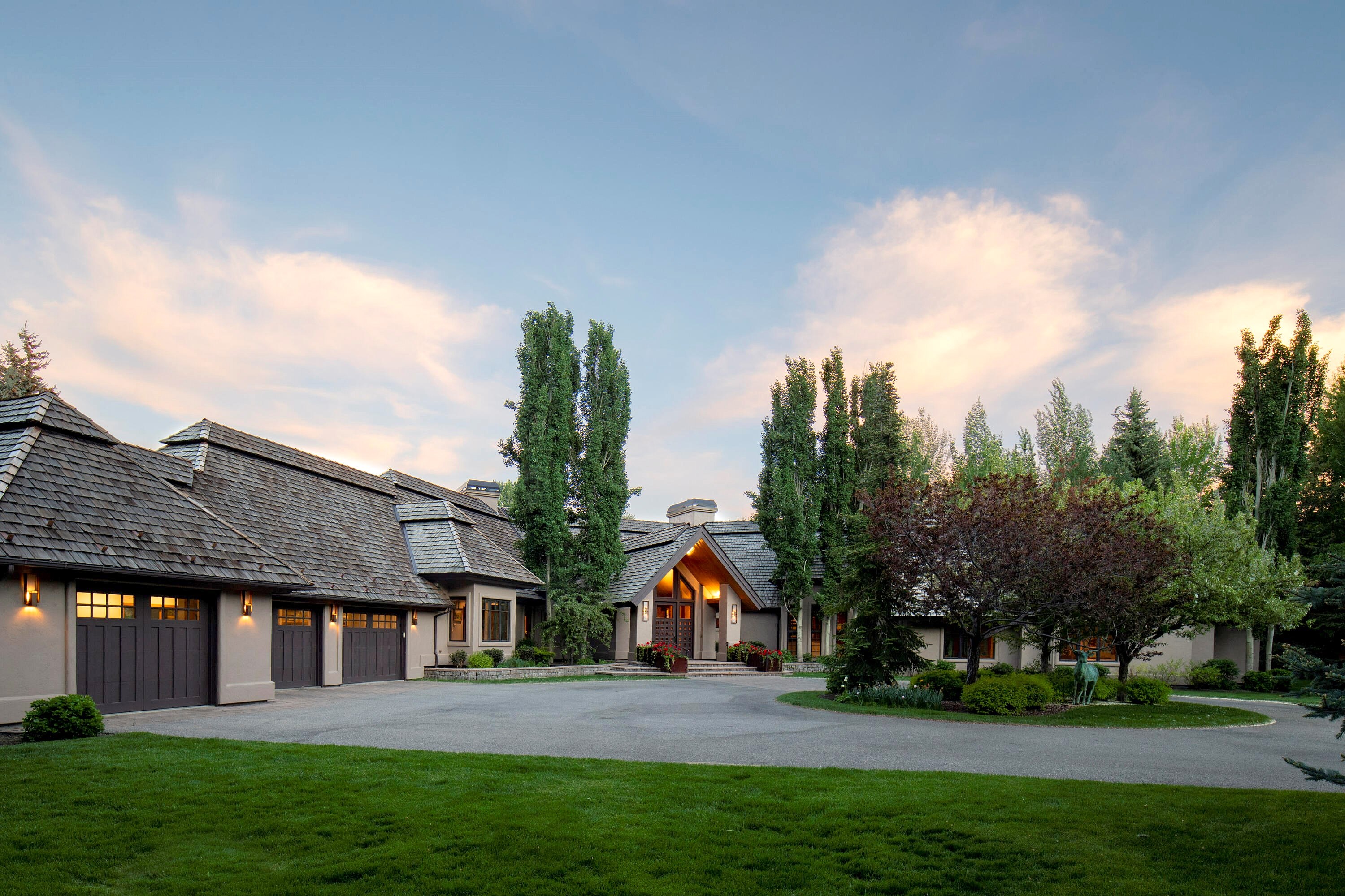 130 Golden Eagle Dr S