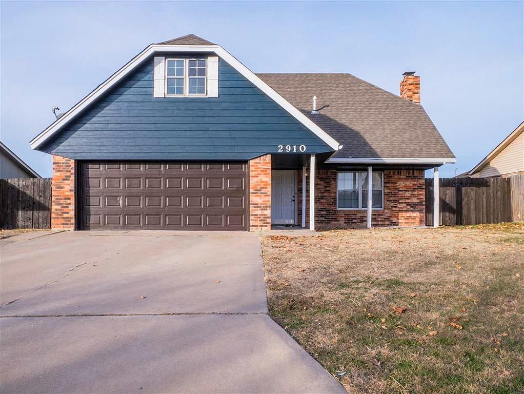 2910 NE BELLEVUE CIR  