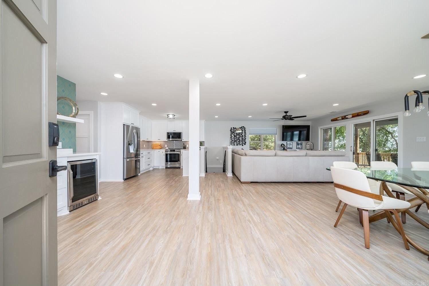 400 Lake Hamilton Dr  