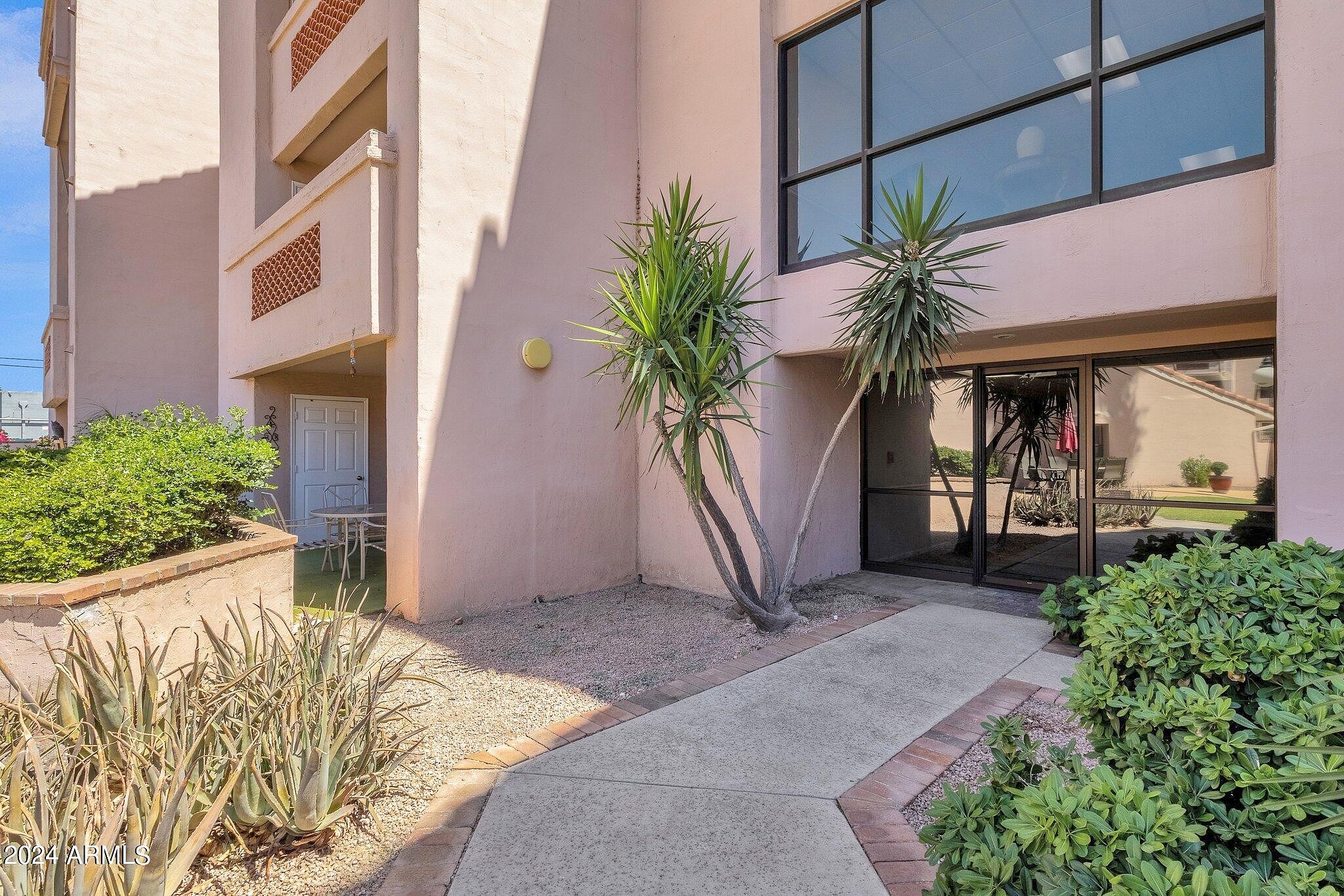 4141 N 31st St Unit 215