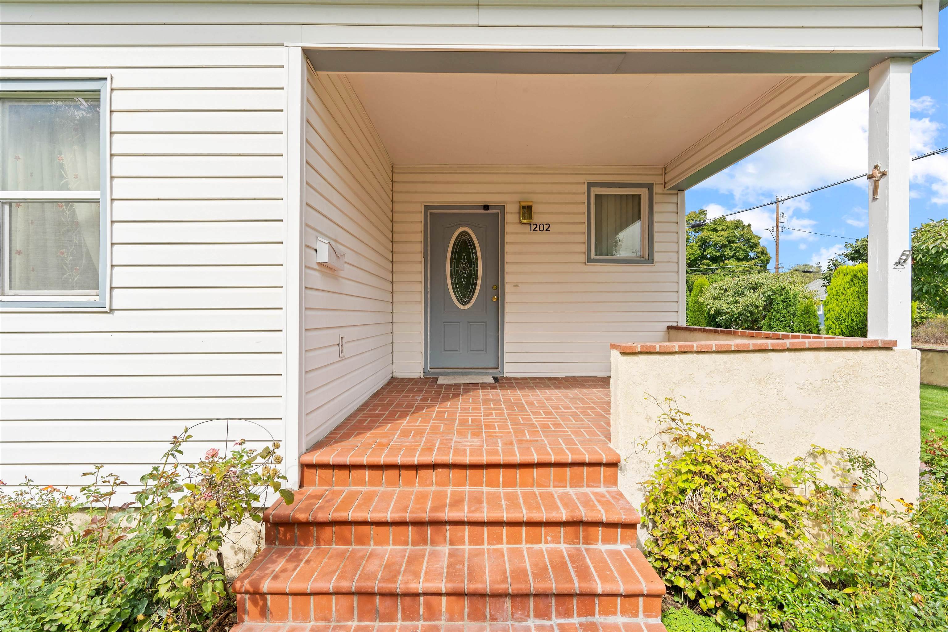 1202 W Frederick Ave  