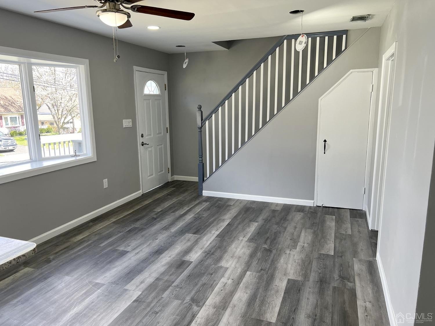 32 Kendall Dr  