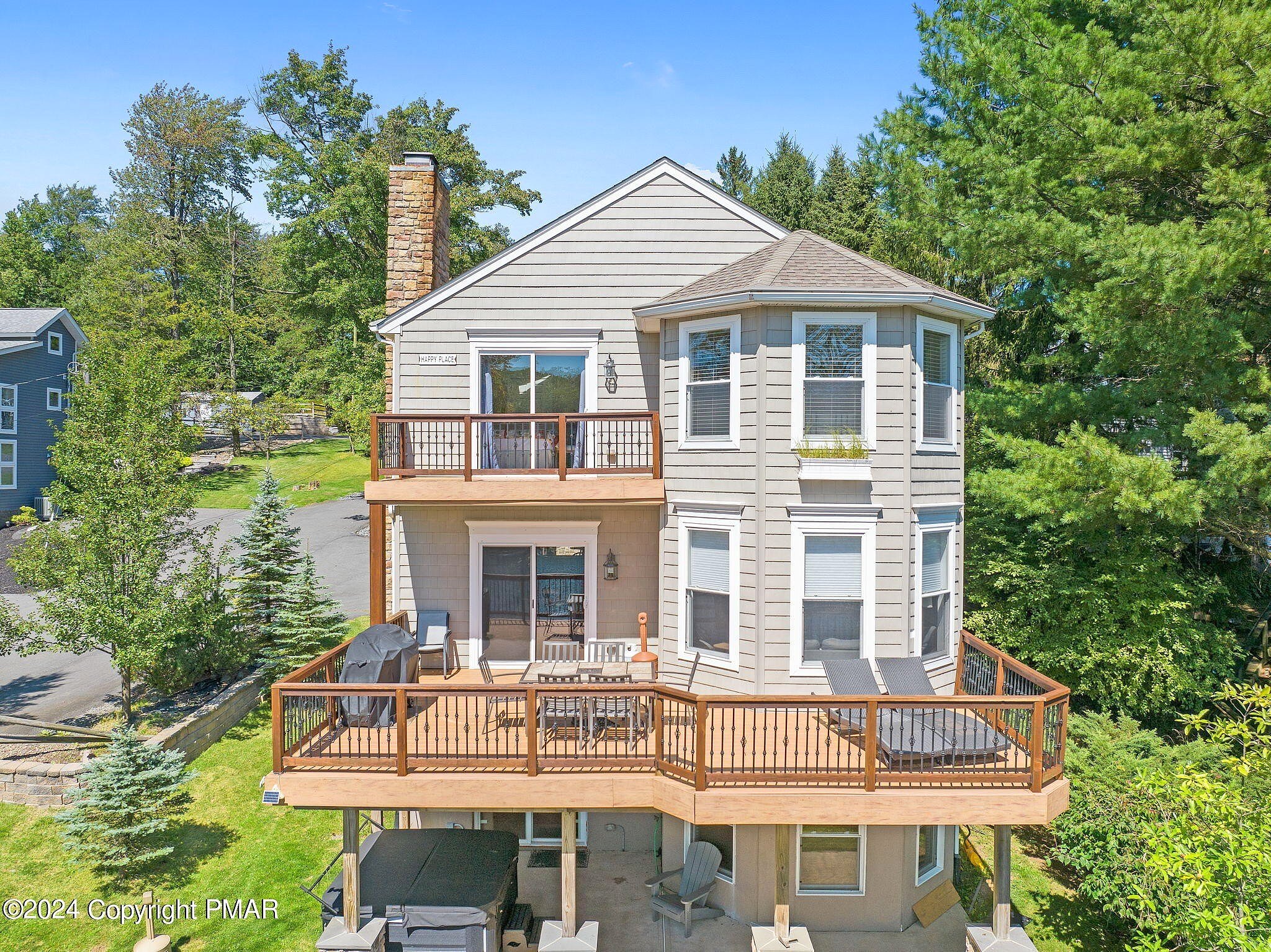395 N Lk DR  
