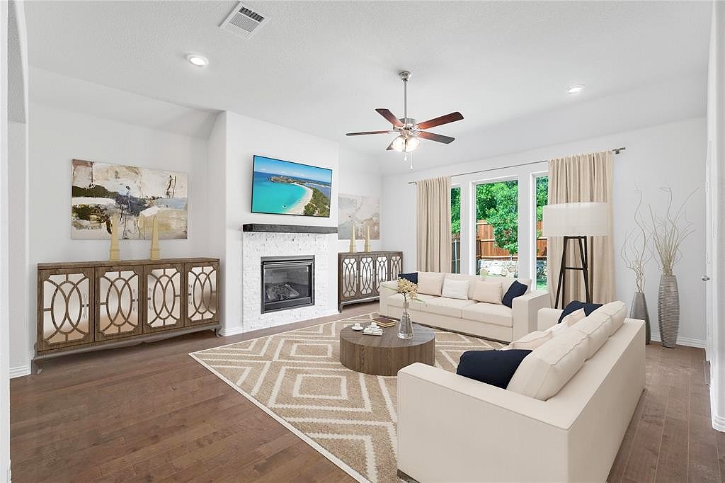 2912 Spring Valley Way