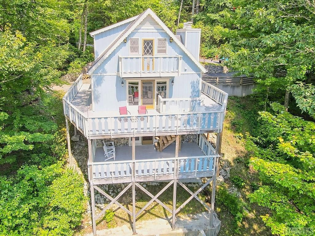 41 CEDAR LN
