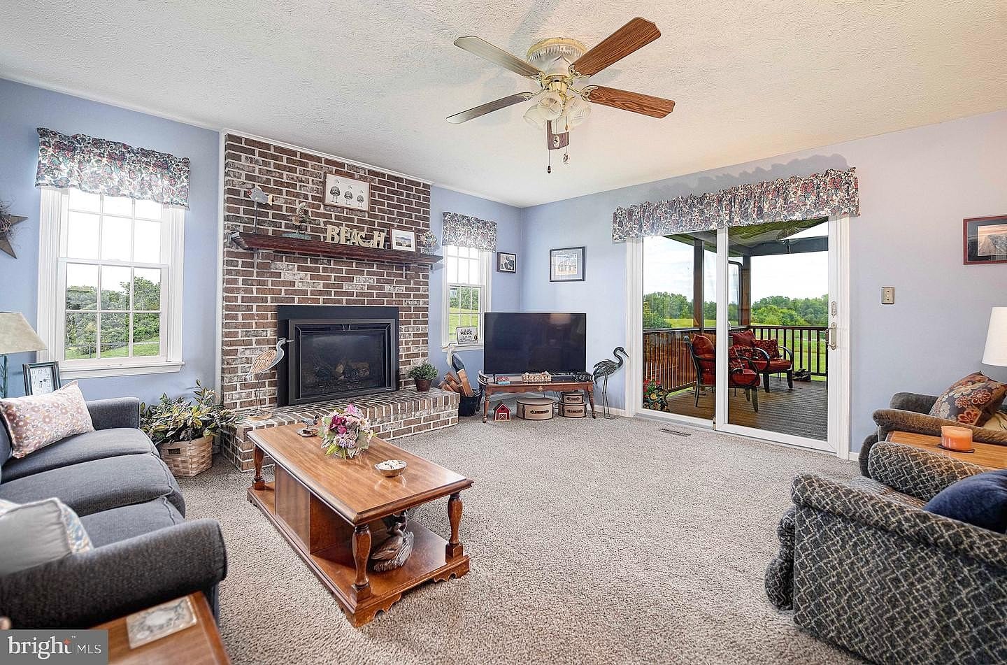 2904 NORTHERN DANCER DR