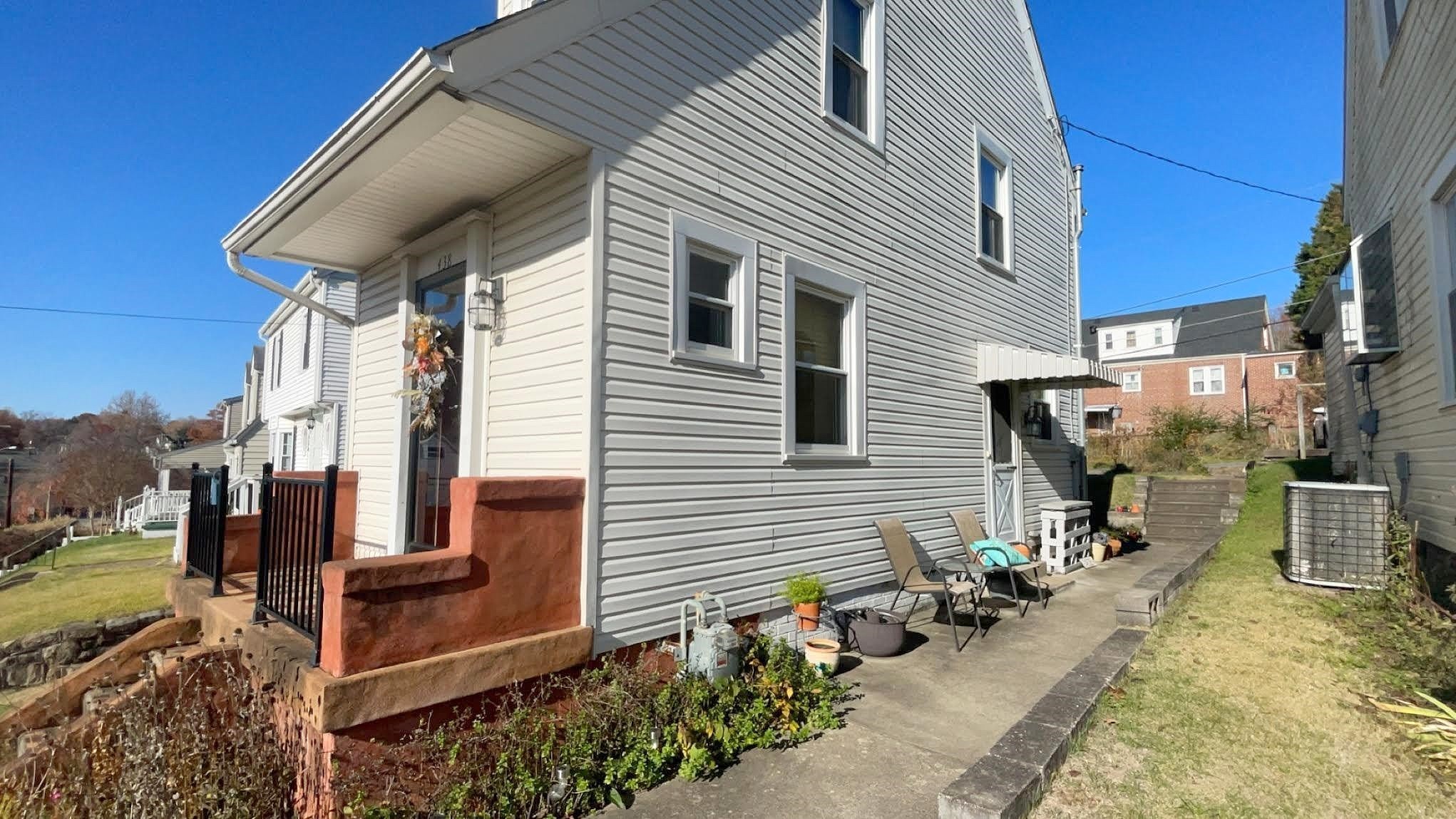 438 NORWAY AVE  