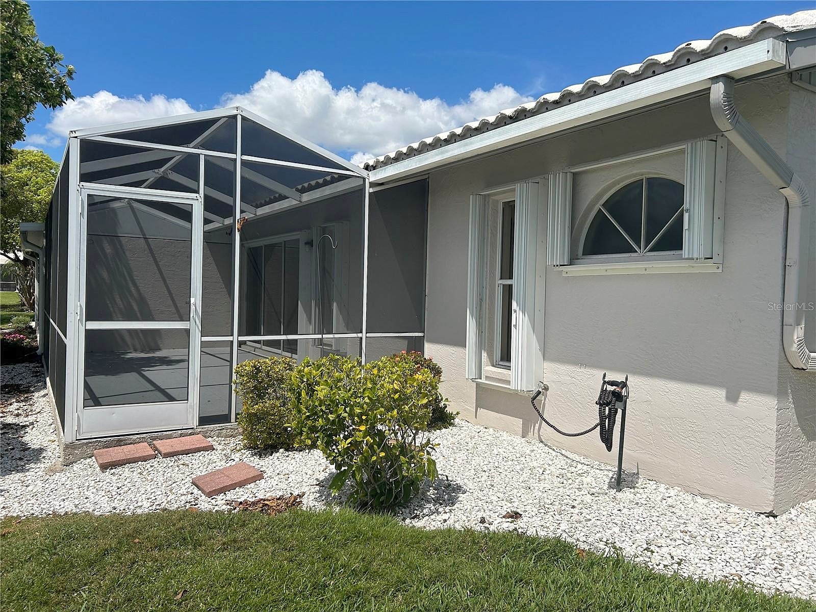 5456 Kelly Dr Unit 10  