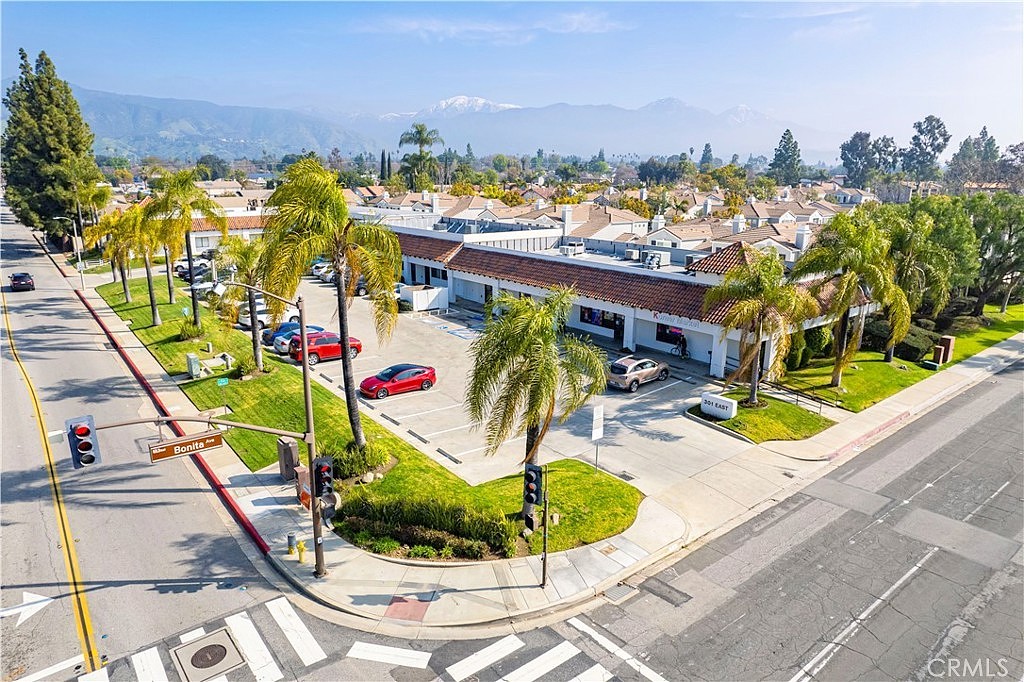 301 W Bonita Ave  