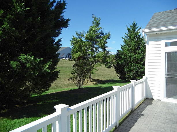 16941 FOUR SEASONS DR