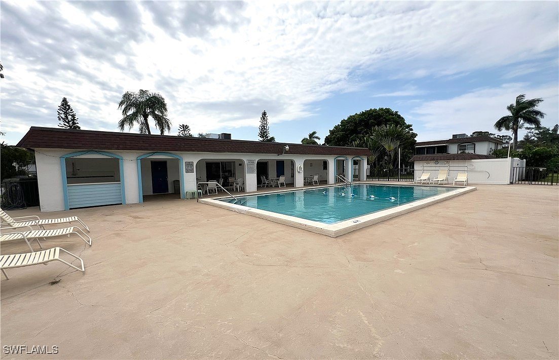 2828 Jackson St Unit D8  