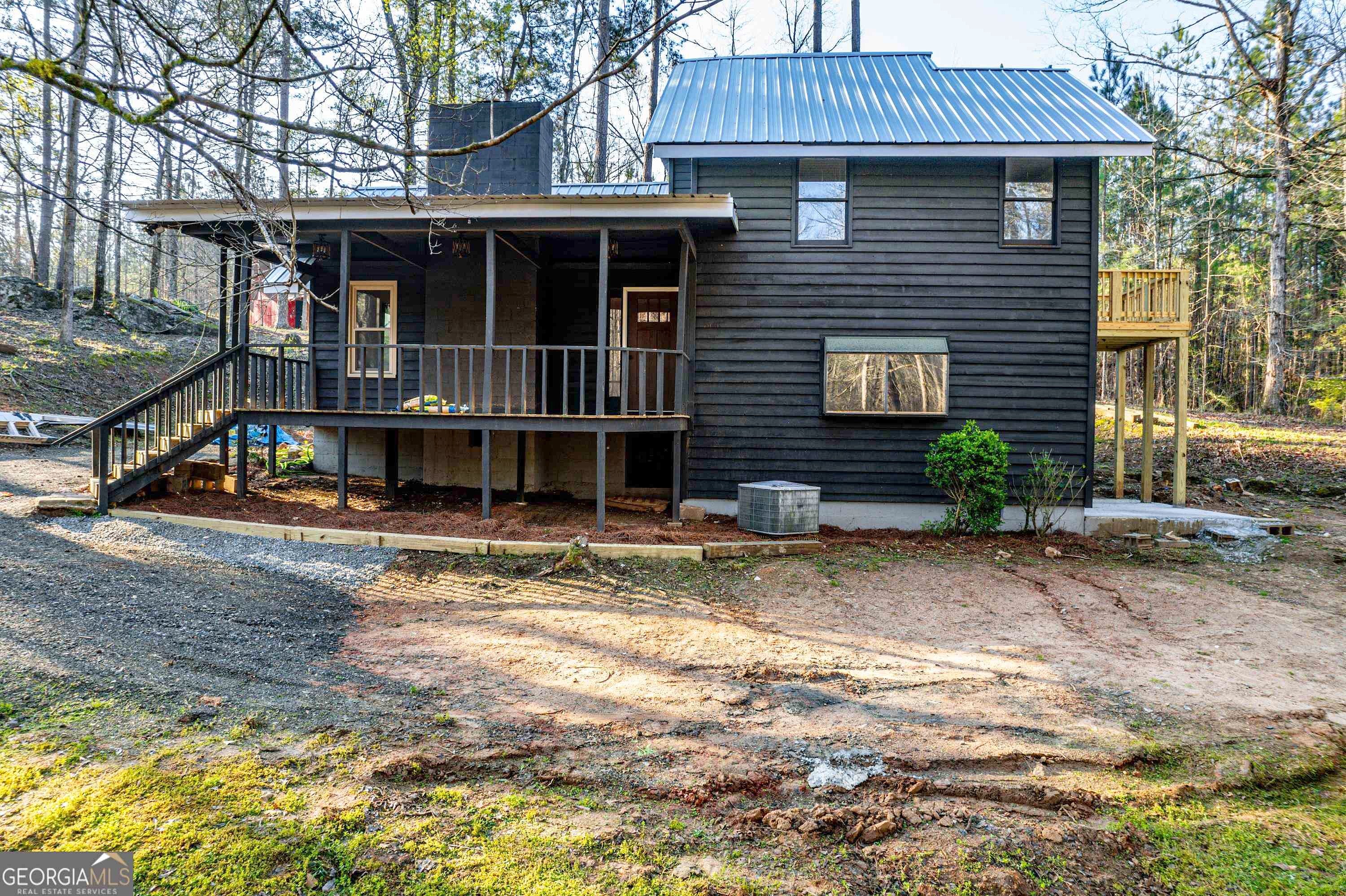 210 Camelot Rd  