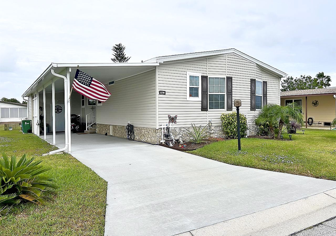 2236 Lakes Of Melbourne Dr Unit 141  