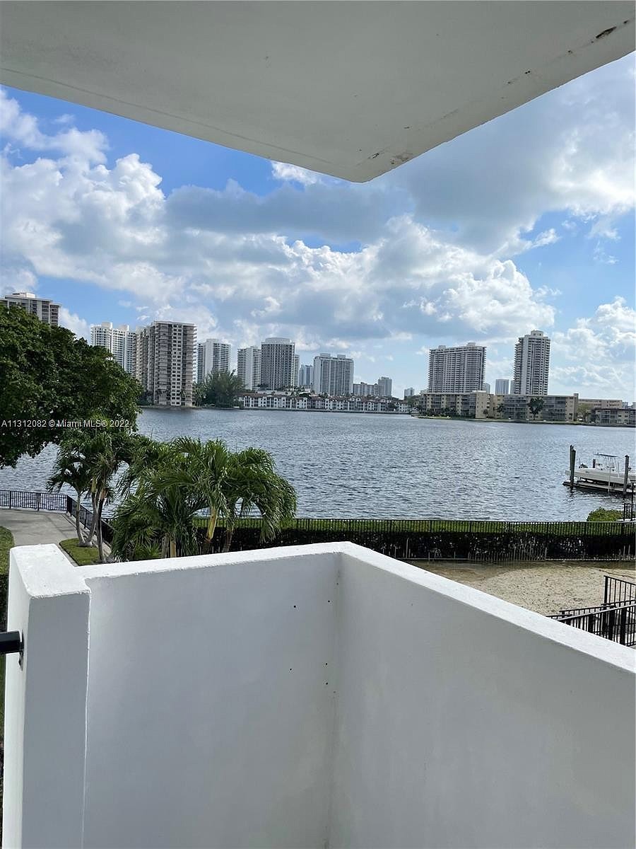 2780 NE 183rd St Unit 214  