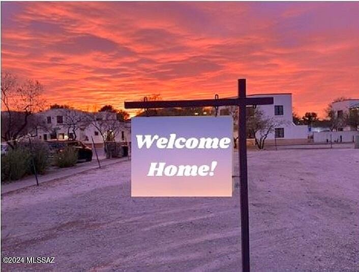 886 W Paseo De Los Zanjeros Unit 5  