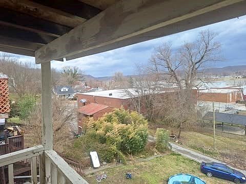 235 W 3RD ST  