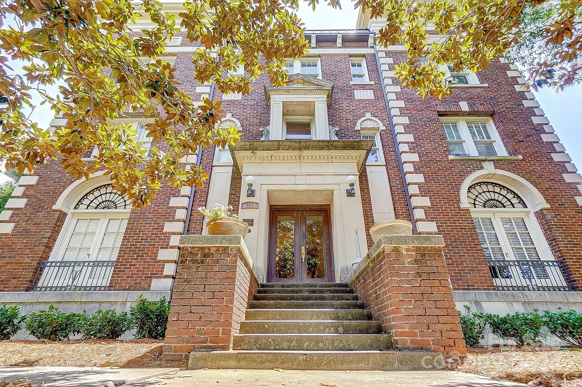 712 Louise Ave Unit 306  