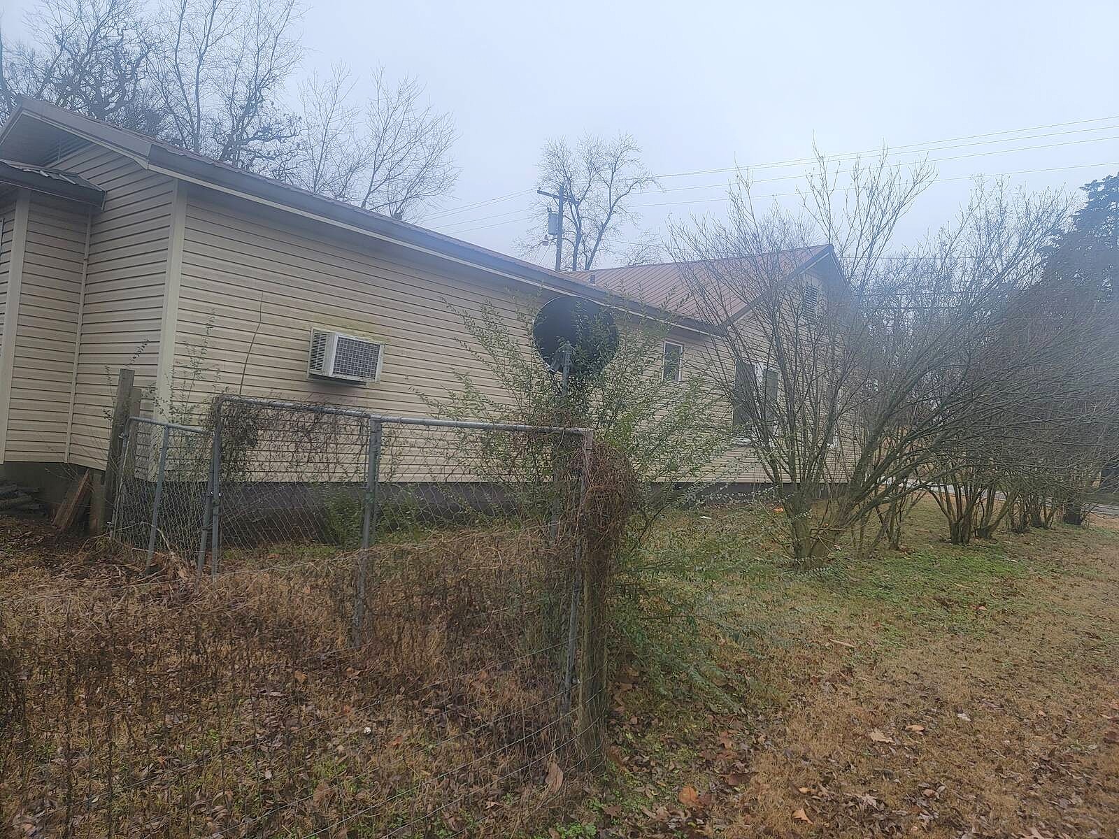 809 N Elm St  