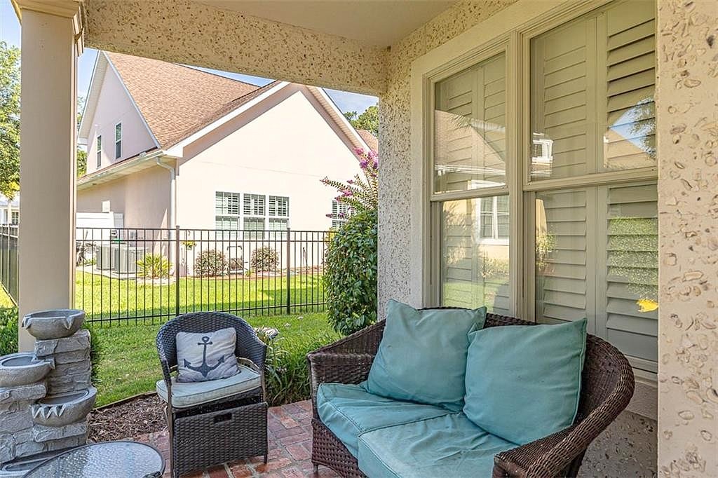 122 Country Clb Dr  