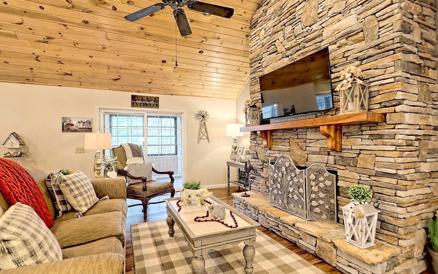 5604 Mountain Valley Way  