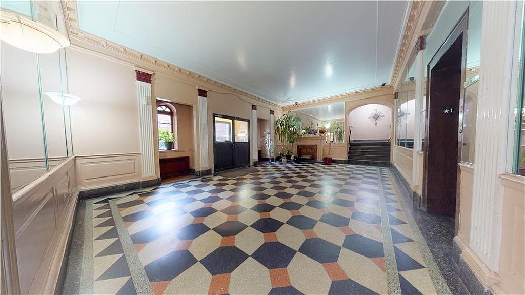 2901 Avenue I Unit 2J  