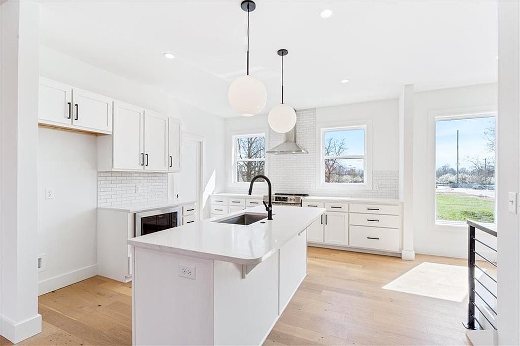 347 SW Sweetspire Ct  