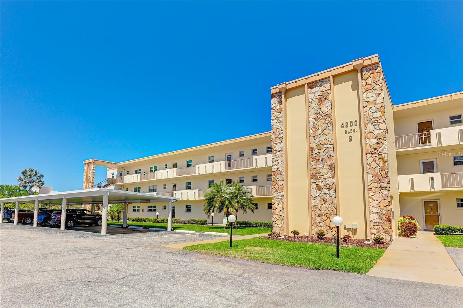 4200 Ironwood Cir Unit 203B  