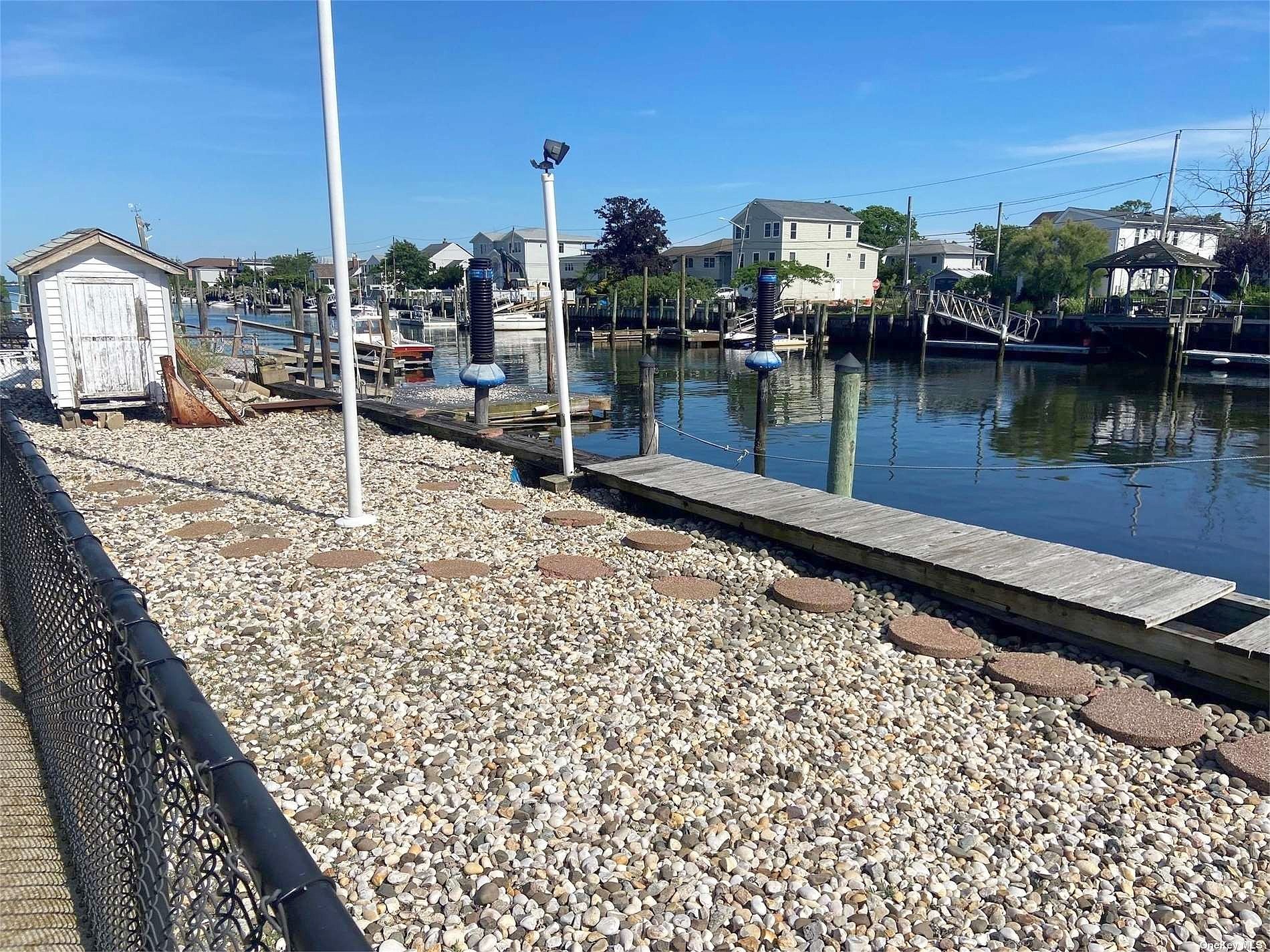 1005 California Pl N