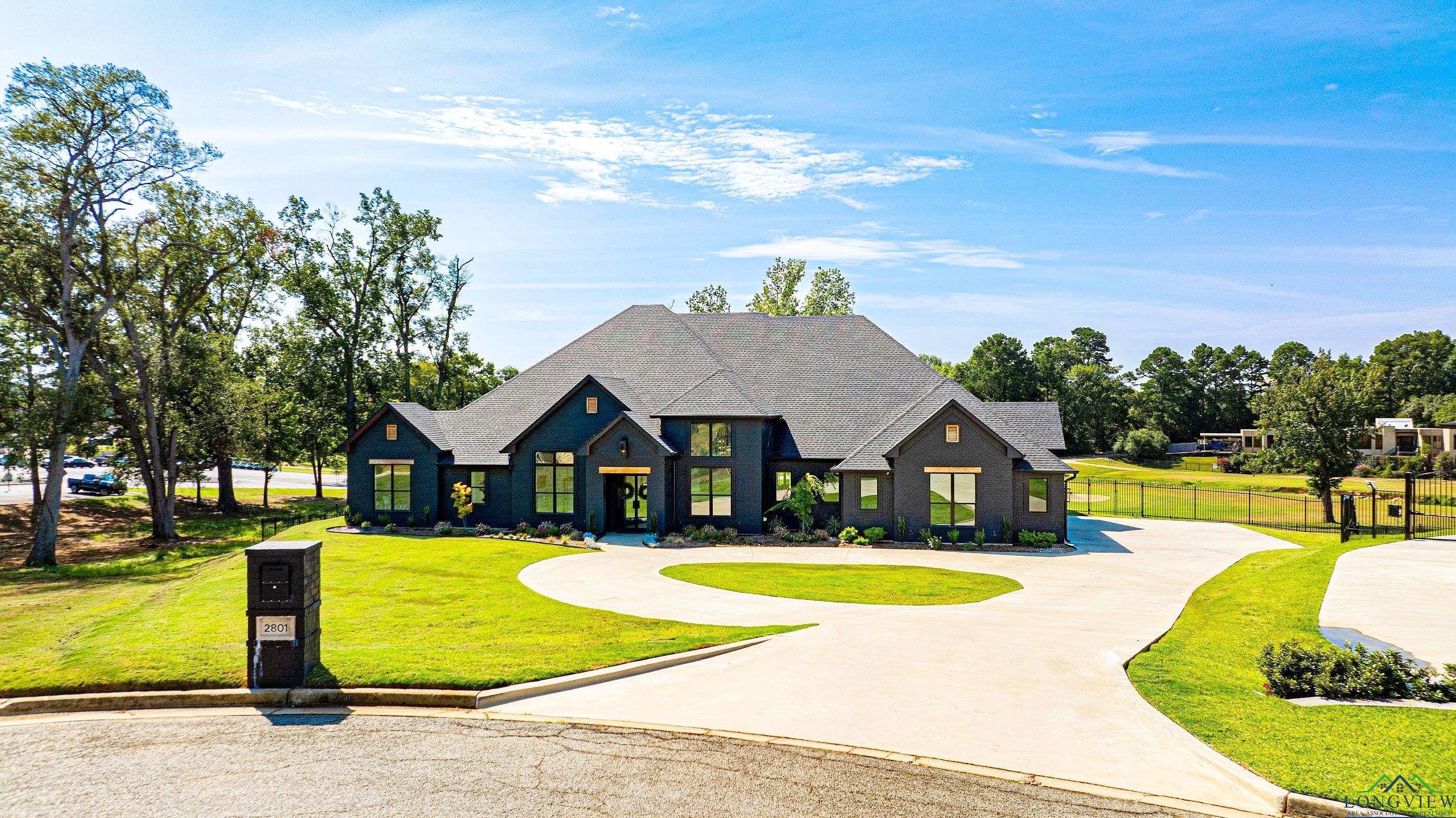 2801 Fairway Oaks Ln  