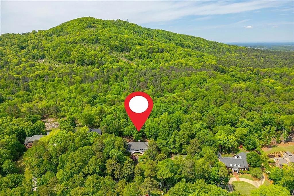 627 N Saint Marys Ln NW  