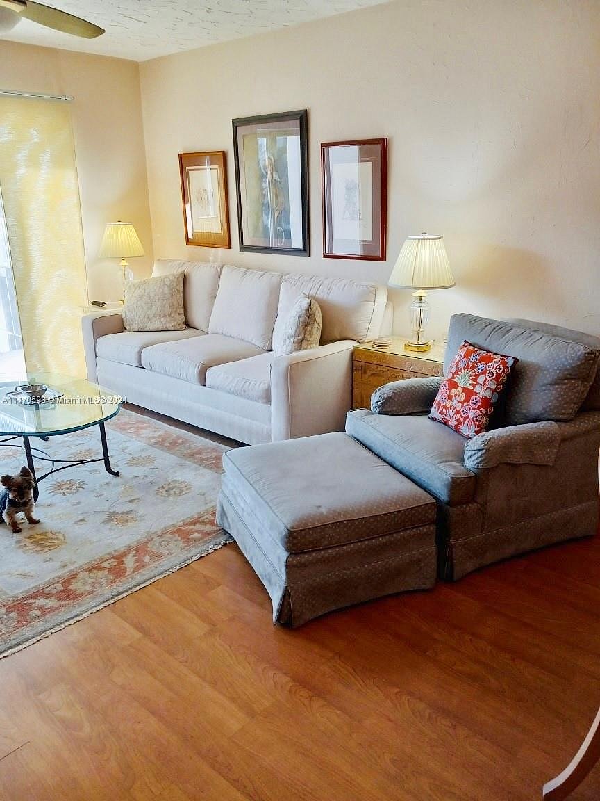 600 NE 2nd St Unit 210  