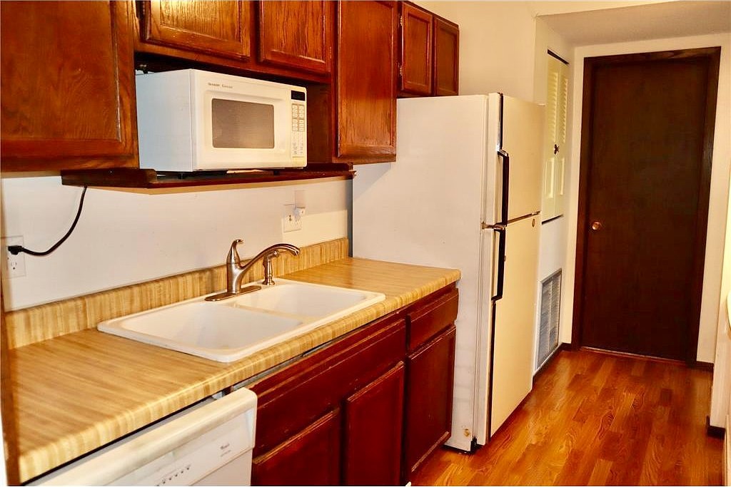 122 Demont Ave E Unit 360  