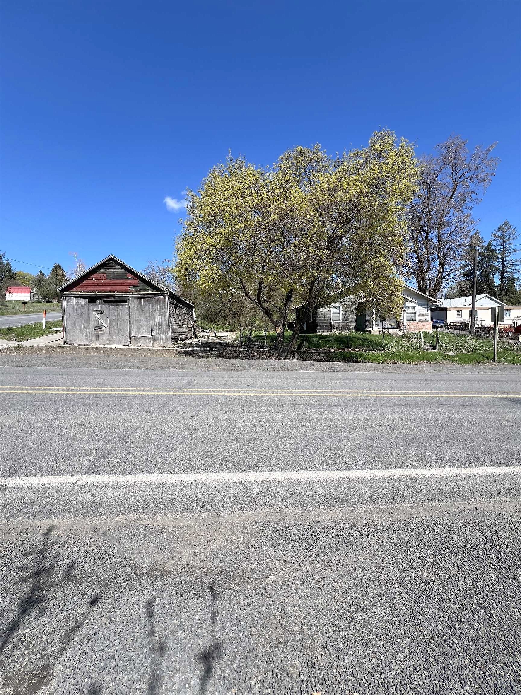 225 W Poplar St