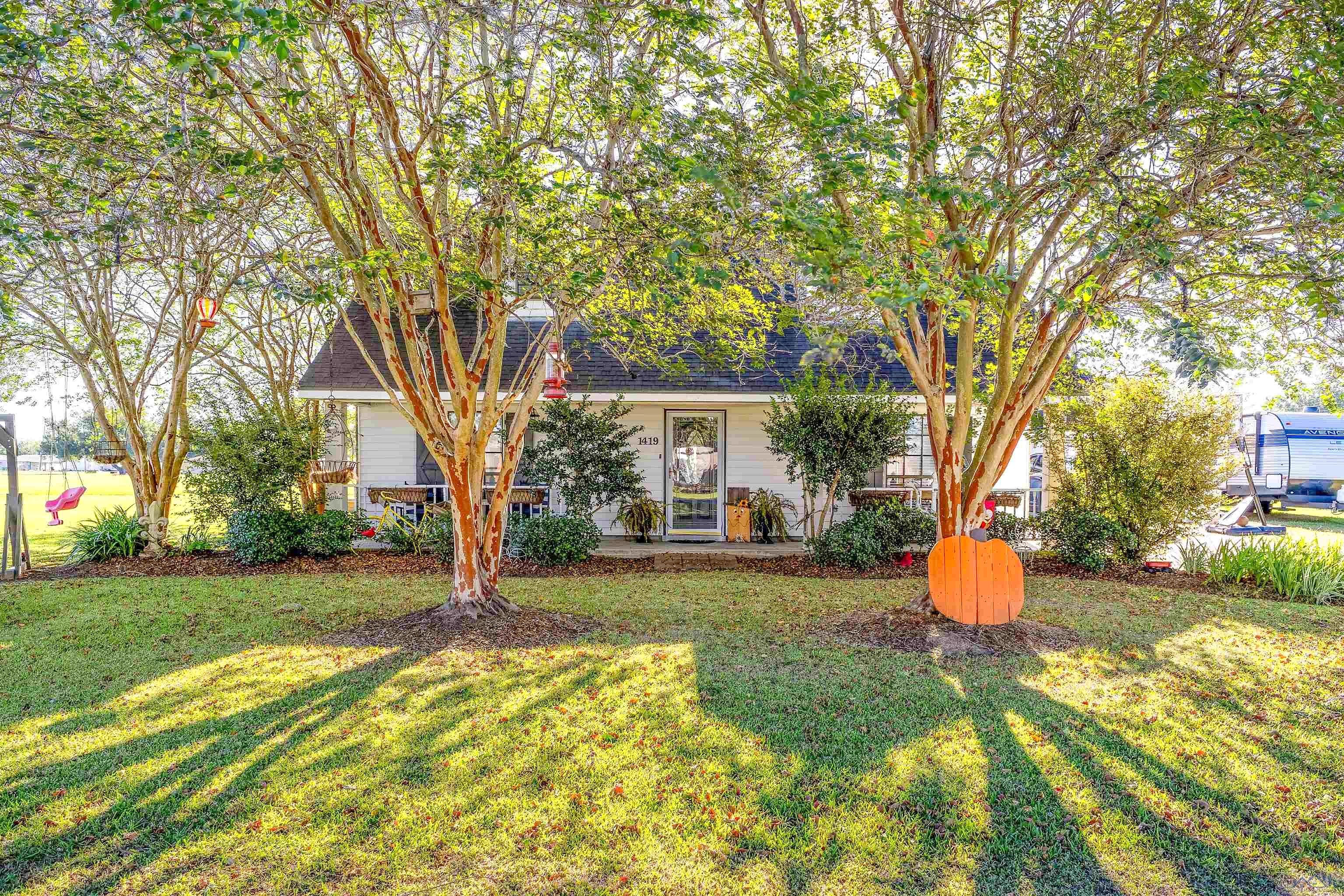 1419 E Camellia Dr  