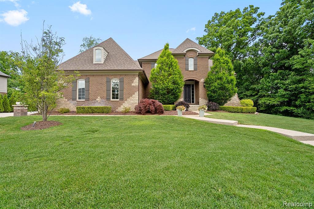 3322 ROYAL BERKSHIRE LN  