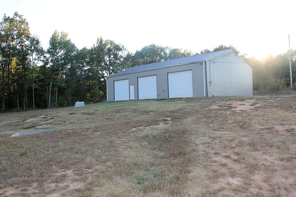 565 Industrial Rd